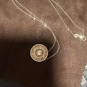 Elegant Silver Pendant Necklace